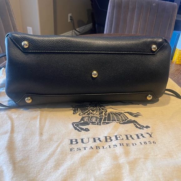 Burberry medium banner. Leopard sides. - Picture 5 of 10